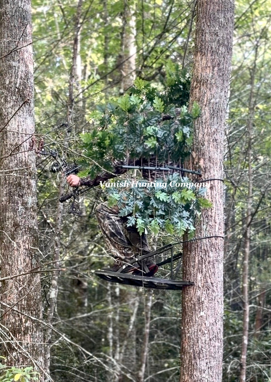 2 Tree Ninja Hunting Blinds w/ 2 sets Of (12)Green Oak Branches